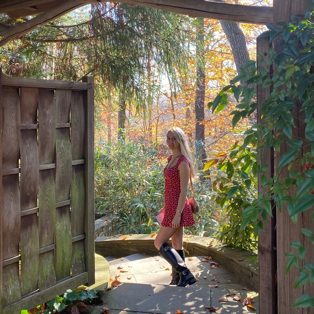 Meet your Posher, Mina